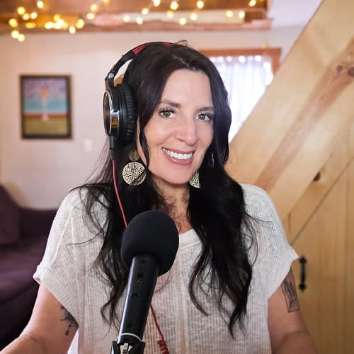 Annette Benedetti (Profile Headshot)