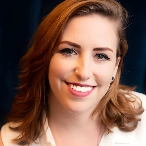 Lisa Finn (Profile Headshot)